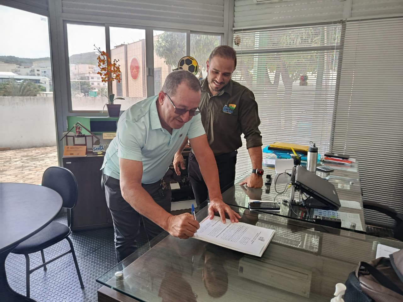 Prefeitura de Pindaí firma contrato para nova etapa de requalificação urbana com sinalização e modernização viária
