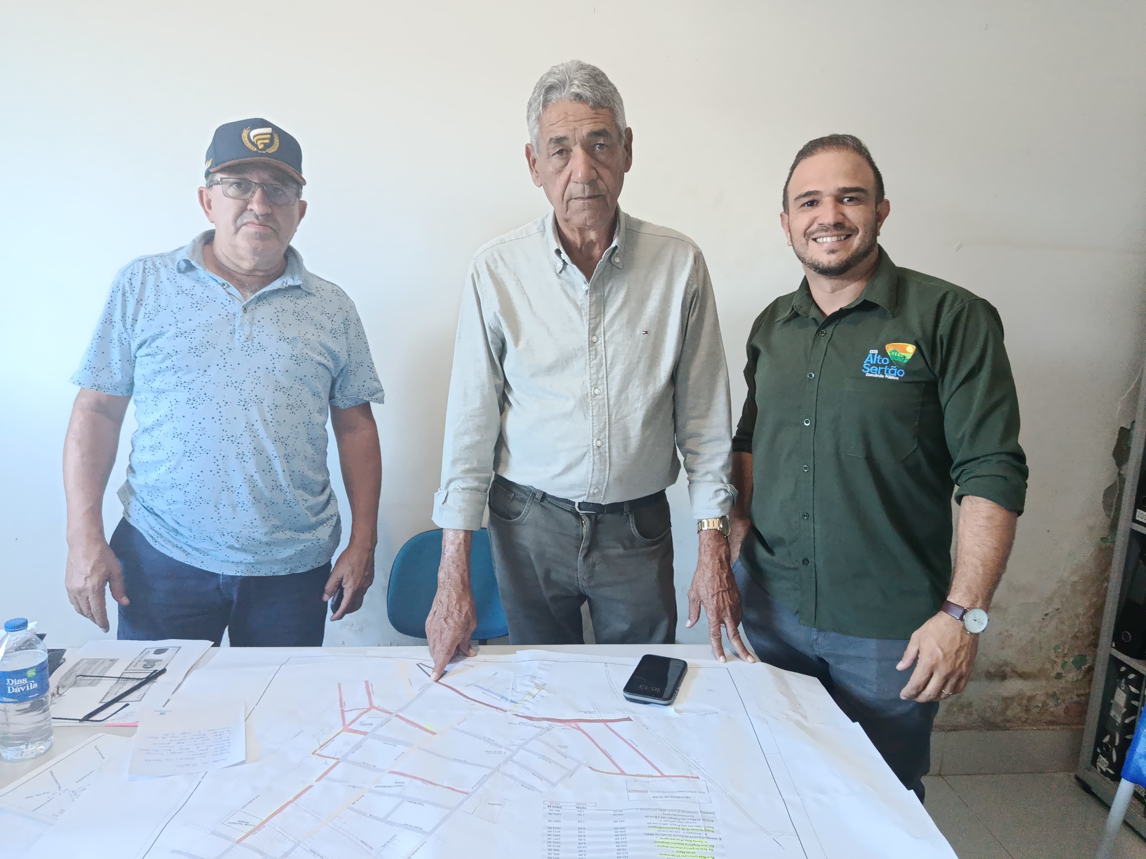 Prefeitura de Pindaí firma acordo para iniciar pavimentação urbana com CBUQ ainda em Julho