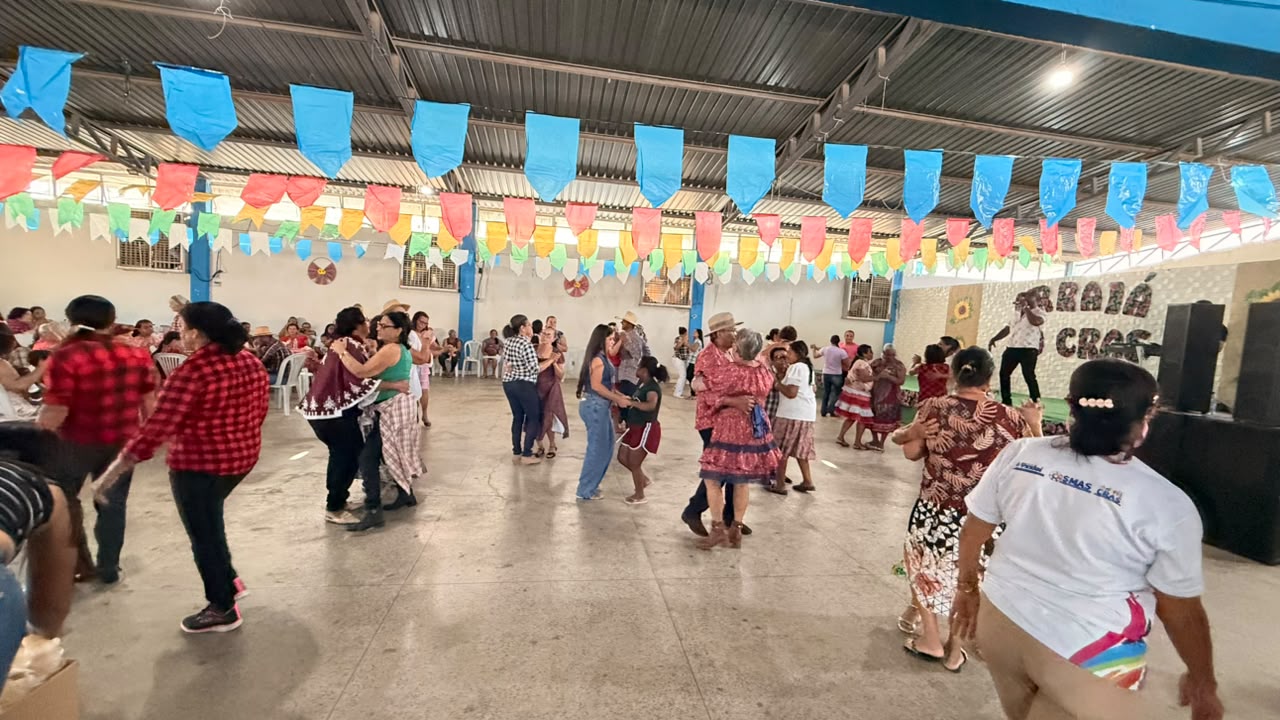 Arraiá do CRAS reúne usuários dos programas sociais em tarde de alegria e tradição em Pindaí