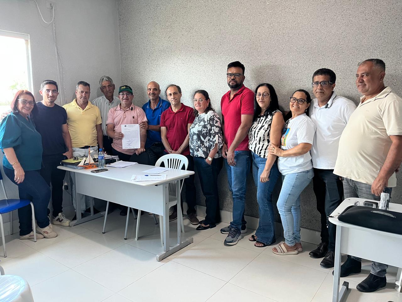 Prefeito de Pindaí assina ordem de serviço para construção de escola de educação integral de R$ 3,7 milhões