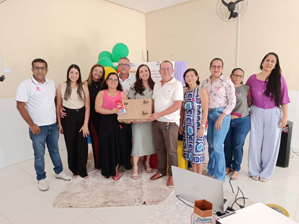 Prefeitura de Pindaí promove debate sobre alfabetização e entrega kits escolares de informática