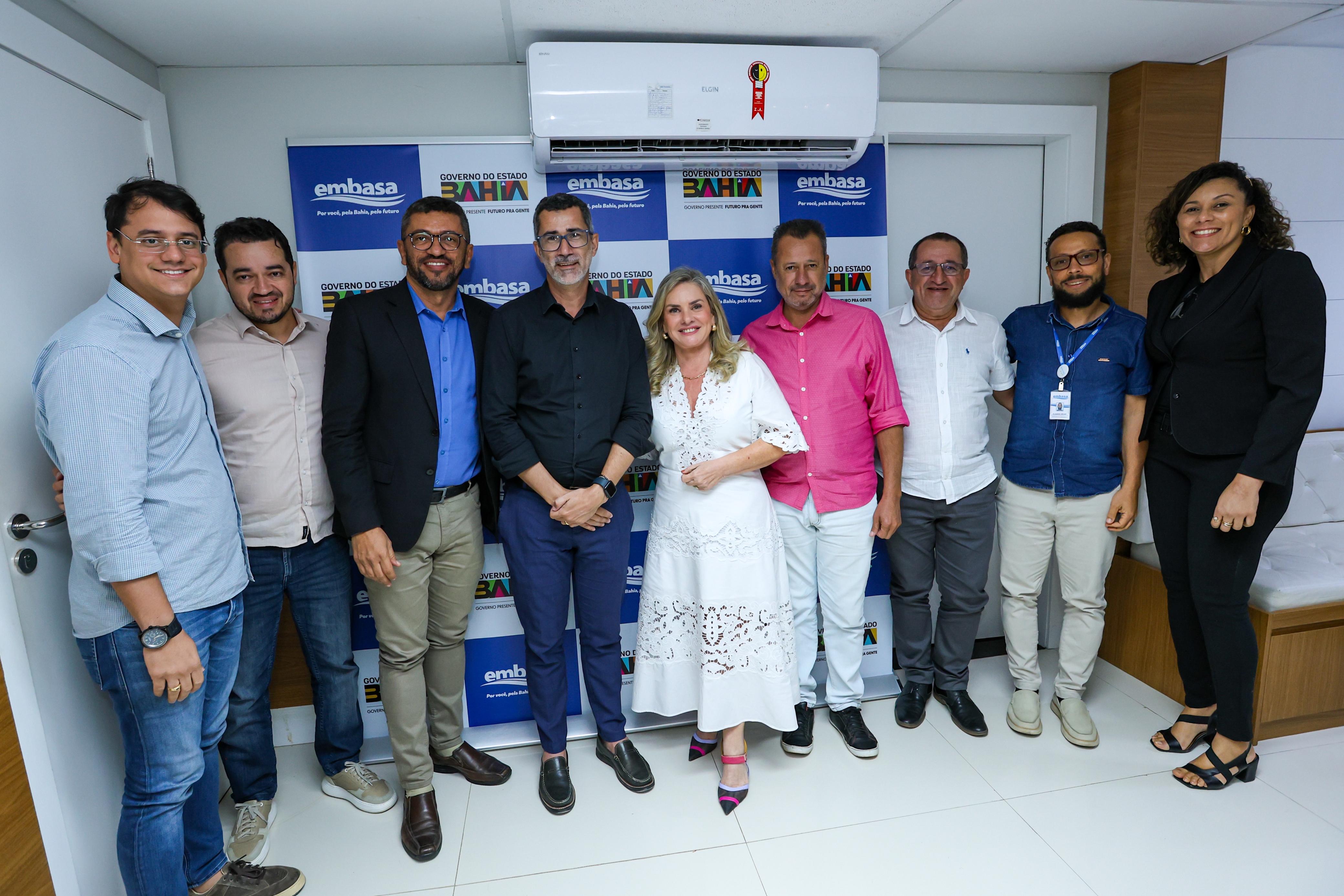 Prefeito João Veiga garante sistema de água para o bairro São Vicente de Paulo em reunião com a Embasa